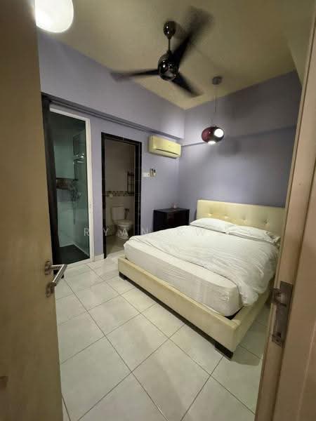 Kediaman Servis untuk Dijual di Casa Suites - Ryan Swe - Bedroom - PropertyGuru.com.my