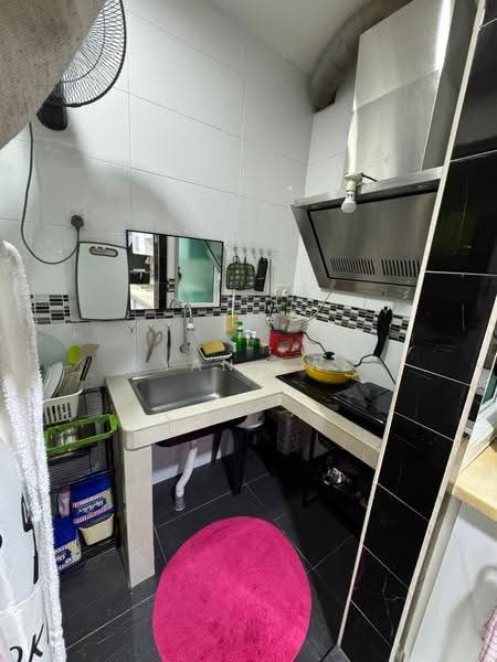 Kediaman Servis untuk Dijual di Casa Suites - Ryan Swe - Kitchen - PropertyGuru.com.my