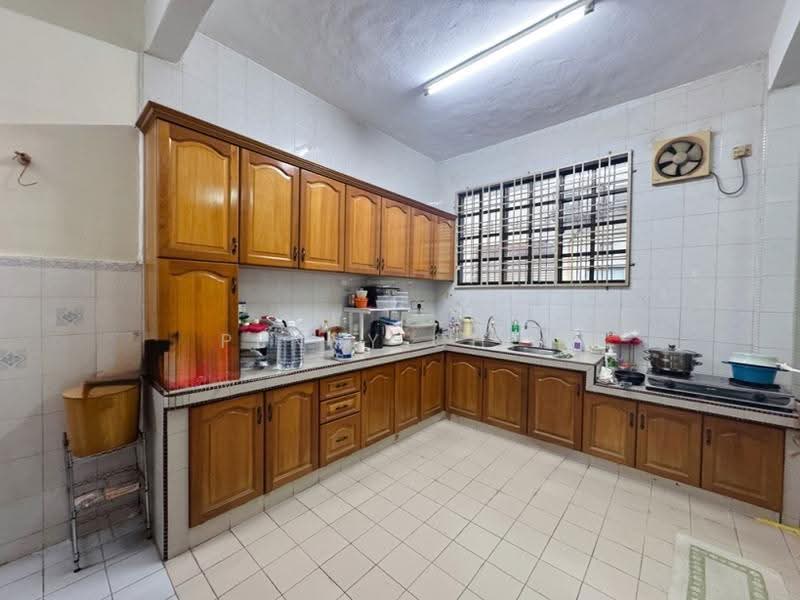 Rumah Teres untuk Dijual di Taman Bayu Perdana (Klang) - Penny Chia - Kitchen - PropertyGuru.com.my