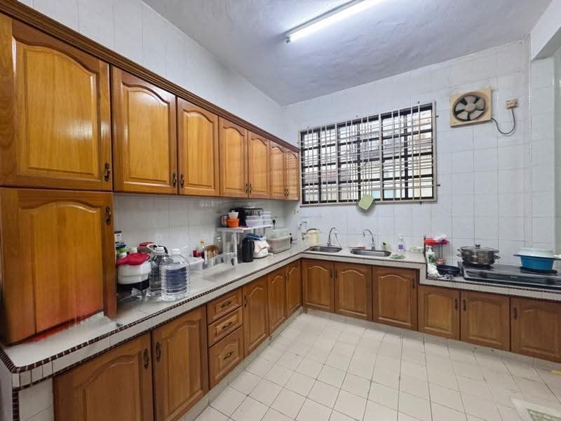 Rumah Teres untuk Dijual di Taman Bayu Perdana (Klang) - Penny Chia - Kitchen - PropertyGuru.com.my