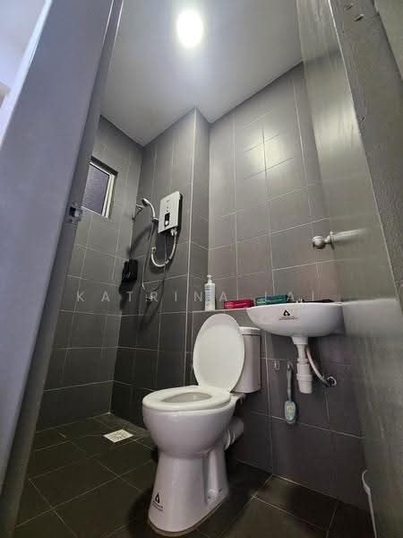 Pangsapuri untuk Disewa di Idaman Abadi - Katrina Lai - Bathroom - PropertyGuru.com.my