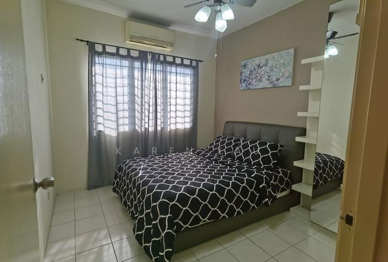 Kediaman Servis untuk Dijual di Suria Kinrara - Karen Lau - Bedroom - PropertyGuru.com.my