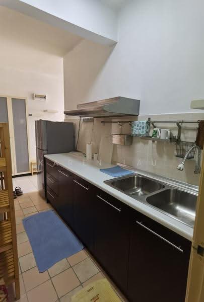 Kediaman Servis untuk Dijual di Suria Kinrara - Karen Lau - Kitchen - PropertyGuru.com.my