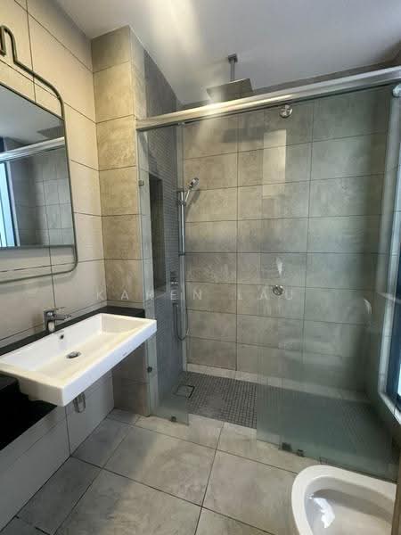 Kediaman Servis untuk Dijual di The Sentral Suites - Karen Lau - Bathroom - PropertyGuru.com.my