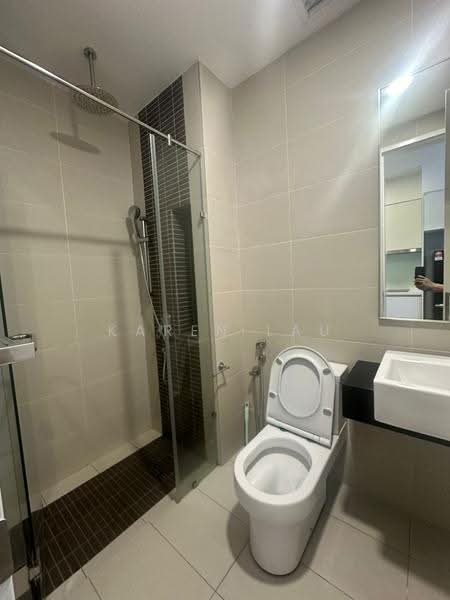 Kediaman Servis untuk Dijual di The Sentral Suites - Karen Lau - Bathroom - PropertyGuru.com.my
