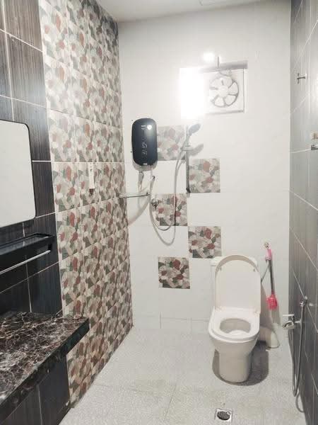 Rumah Teres 2-Tingkat untuk Dijual di Taman Perwira (Simpang Ampat) - Yilin . - Bathroom - PropertyGuru.com.my