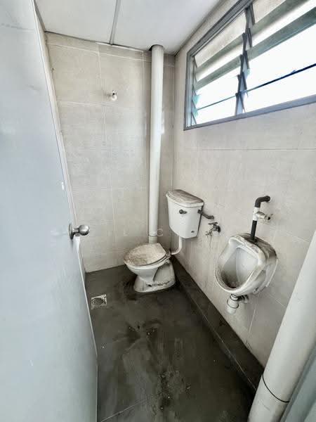 Shop / Office for Rent in Taman Klebang Perdana (Chemor) - Gil Chin - Bathroom - PropertyGuru.com.my