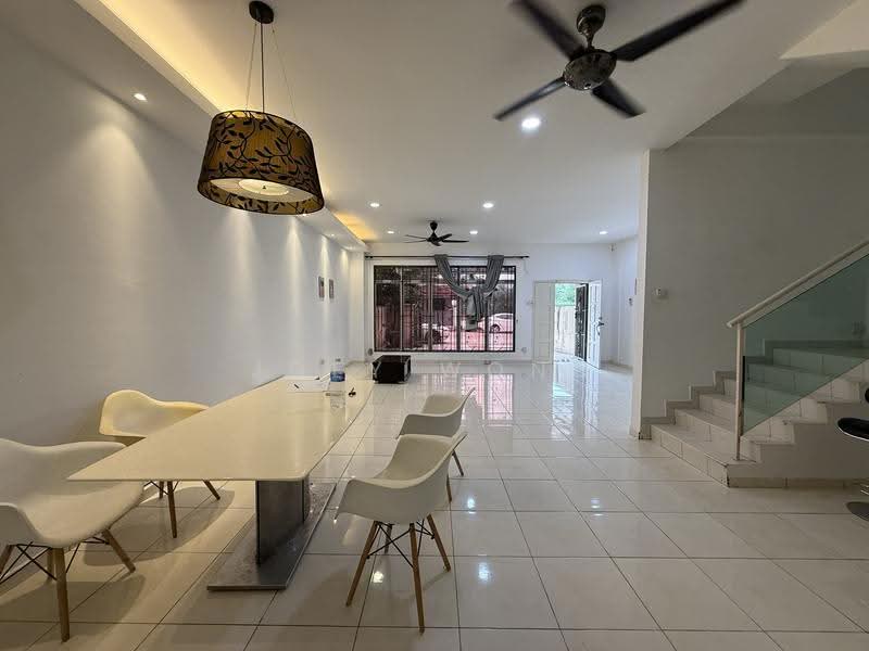 2.5-storey Terraced House for Rent in Taman Damai Utama (Bandar Kinrara) - Joey Wong - Living Room - PropertyGuru.com.my