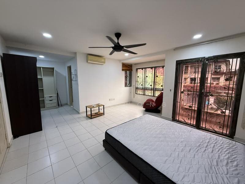 2.5-storey Terraced House for Rent in Taman Damai Utama (Bandar Kinrara) - Joey Wong - Bedroom - PropertyGuru.com.my