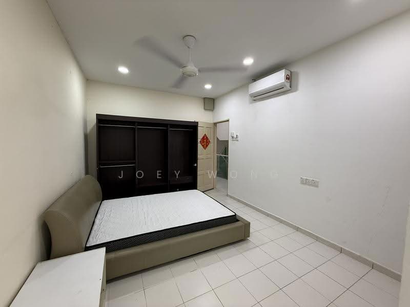 2.5-storey Terraced House for Rent in Taman Damai Utama (Bandar Kinrara) - Joey Wong - Bedroom - PropertyGuru.com.my