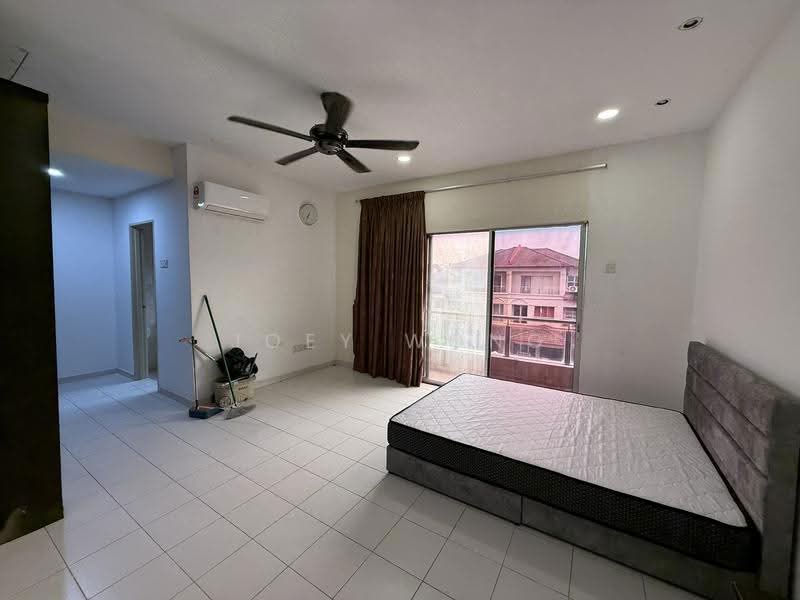 2.5-storey Terraced House for Rent in Taman Damai Utama (Bandar Kinrara) - Joey Wong - Bedroom - PropertyGuru.com.my