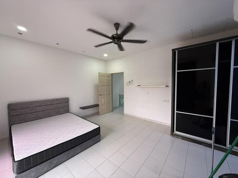 2.5-storey Terraced House for Rent in Taman Damai Utama (Bandar Kinrara) - Joey Wong - Bedroom - PropertyGuru.com.my