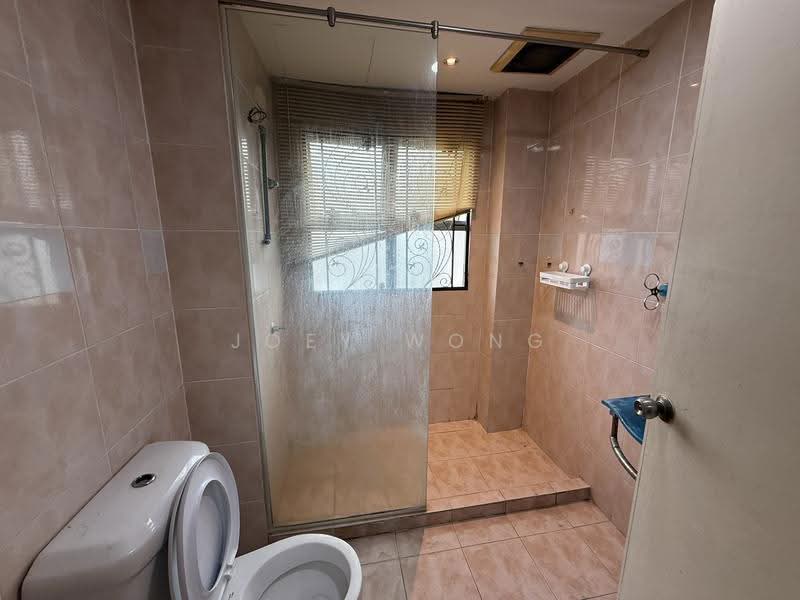 2.5-storey Terraced House for Rent in Taman Damai Utama (Bandar Kinrara) - Joey Wong - Bathroom - PropertyGuru.com.my
