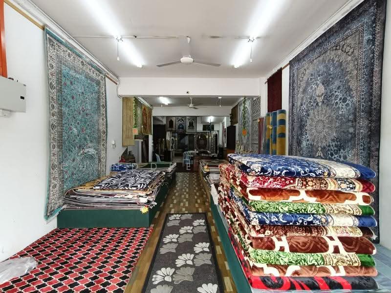 Kedai untuk Disewa di Pekan Ampang (Ampang) - Chinddeey Khong - Interior - PropertyGuru.com.my