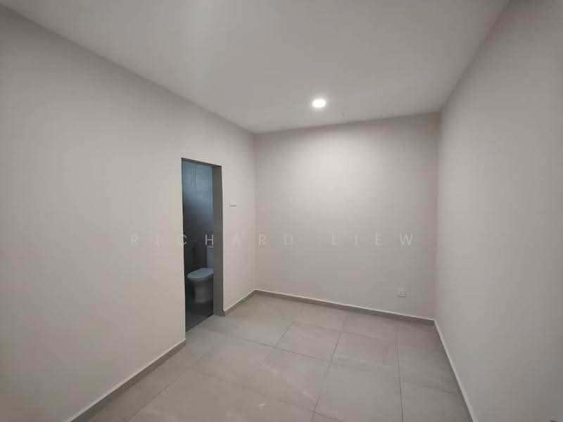 2-storey Terraced House for Sale in Seksyen 19 (Petaling Jaya) - Richard Liew - Bathroom - PropertyGuru.com.my