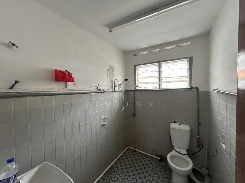 Bungalow House untuk Disewa di Seksyen 5 (Petaling Jaya) - Ben Lor - Bathroom - PropertyGuru.com.my
