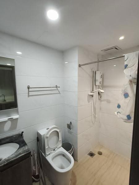 Kediaman Servis untuk Disewa di Country Garden Central Park - Ck Leow - Bathroom - PropertyGuru.com.my