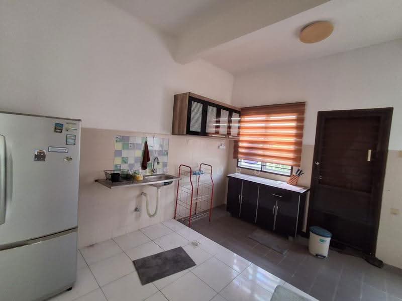 2-storey Terraced House for Rent in Setia Ecohill (Semenyih) - Vee Muru - Kitchen - PropertyGuru.com.my