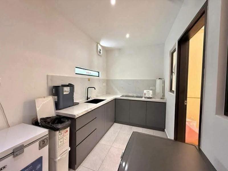 2-storey Terraced House for Rent in Setia Alam (Selangor) - Shue Tan - Kitchen - PropertyGuru.com.my