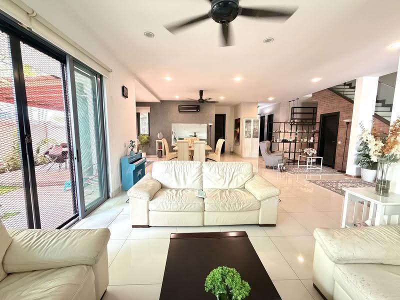 Semi-Detached House for Sale in Bandar Baru Bangi (Selangor) - Nana Cheah - Living Room - PropertyGuru.com.my