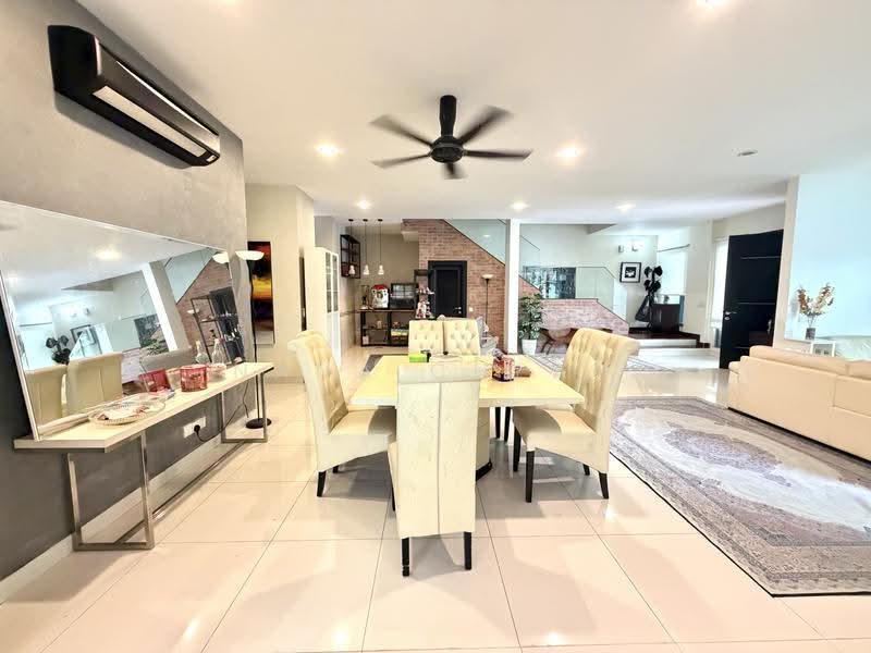 Semi-Detached House for Sale in Bandar Baru Bangi (Selangor) - Nana Cheah - Dining Room - PropertyGuru.com.my