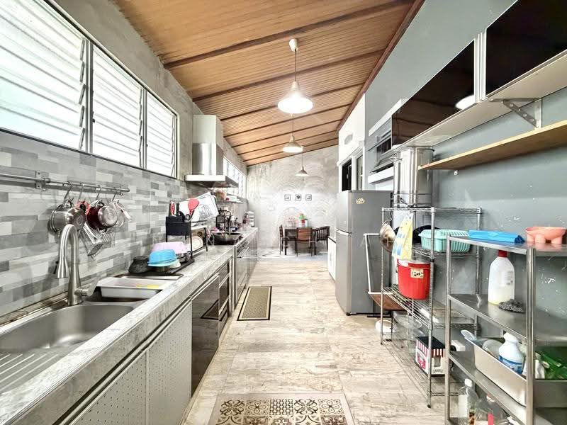 Semi-Detached House for Sale in Bandar Baru Bangi (Selangor) - Nana Cheah - Kitchen - PropertyGuru.com.my