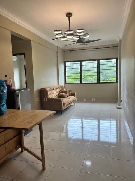 Pangsapuri untuk Disewa di Suria Ixora - Shue Tan - Living Room - PropertyGuru.com.my