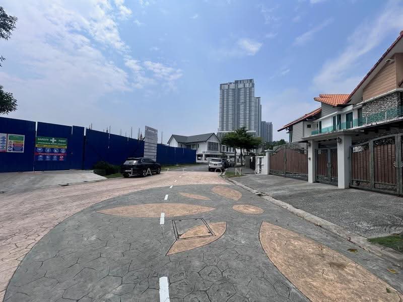 Rumah Berkembar untuk Dijual di Bandar Kinrara Seksyen 1 (Bandar Kinrara) - Jaze Ong - Exterior - PropertyGuru.com.my