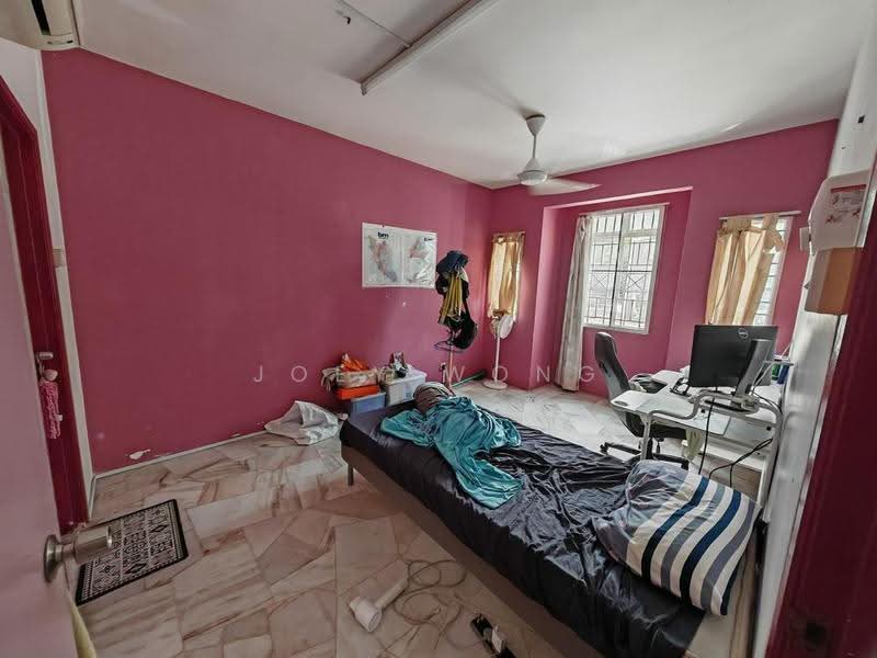 Apartment for Sale at Sri Pinang Apartment - Joey Wong - Bedroom - PropertyGuru.com.my