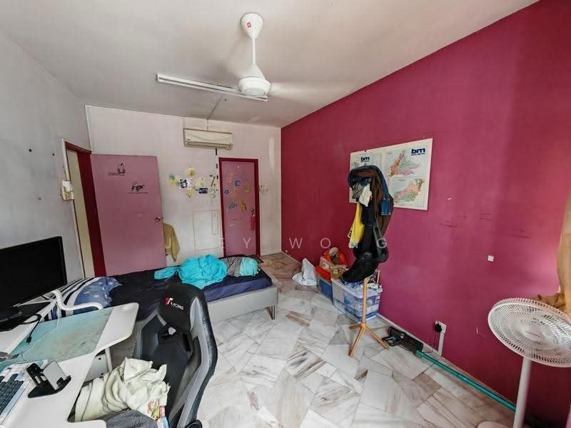 Apartment for Sale at Sri Pinang Apartment - Joey Wong - Bedroom - PropertyGuru.com.my