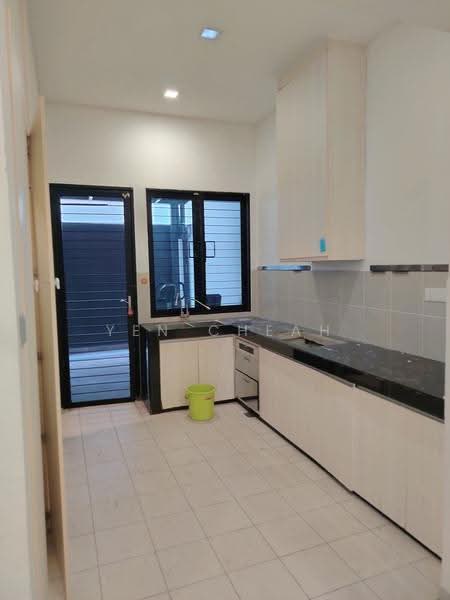Rumah Berkembar untuk Dijual di Taman Villa Perdana (Kajang) - Yen Cheah - PropertyGuru.com.my