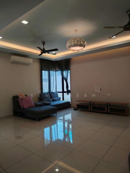Rumah Berkembar untuk Dijual di Taman Villa Perdana (Kajang) - Yen Cheah - Living Room - PropertyGuru.com.my
