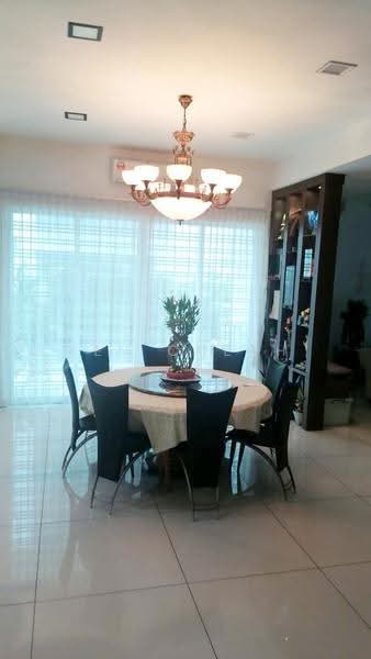 Rumah Berkembar untuk Dijual di Taman Villa Perdana (Kajang) - Yen Cheah - Dining Room - PropertyGuru.com.my