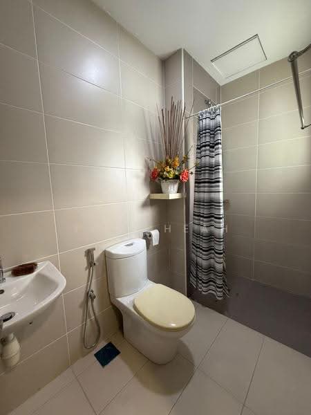 Rumah Berkembar untuk Dijual di Taman Villa Perdana (Kajang) - Yen Cheah - Bathroom - PropertyGuru.com.my