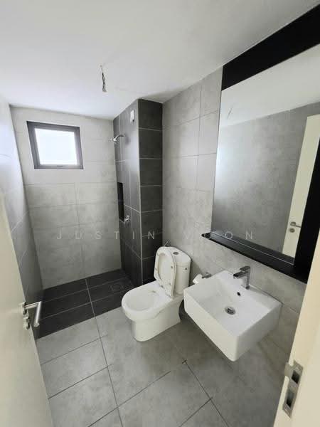 Kediaman Servis untuk Dijual di D'Erica - Justin Voon - Bathroom - PropertyGuru.com.my