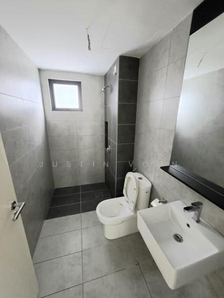 Kediaman Servis untuk Dijual di D'Erica - Justin Voon - Bathroom - PropertyGuru.com.my