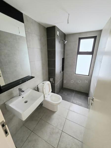 Kediaman Servis untuk Dijual di D'Erica - Justin Voon - Bathroom - PropertyGuru.com.my