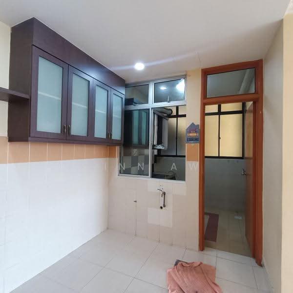 Apartment for Sale at Kipark Apartment - Finn Aw - Kitchen - PropertyGuru.com.my