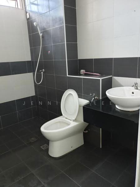 Rumah Teres 3-Tingkat untuk Disewa di Bayan Lepas (Penang) - Jennifer Lee - Bathroom - PropertyGuru.com.my