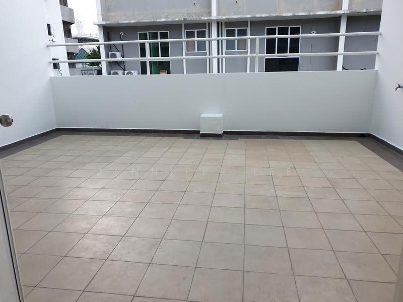 Rumah Teres 3-Tingkat untuk Disewa di Bayan Lepas (Penang) - Jennifer Lee - Balcony - PropertyGuru.com.my
