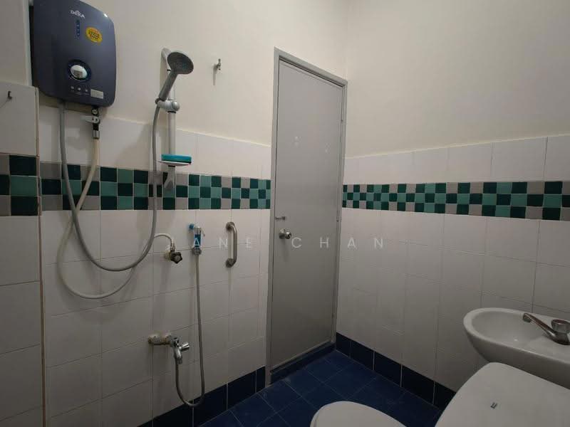 2-storey Terraced House for Rent in Bandar Sri Damansara (Selangor) - Jane Chan - Bathroom - PropertyGuru.com.my