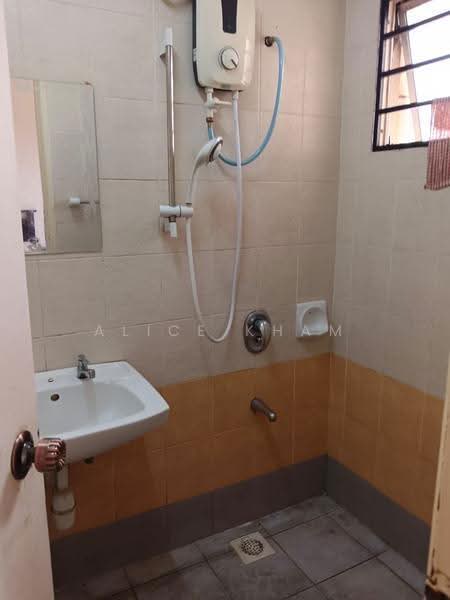 2-storey Terraced House for Rent in Denai Alam (Shah Alam) - Alice Kham - Bathroom - PropertyGuru.com.my