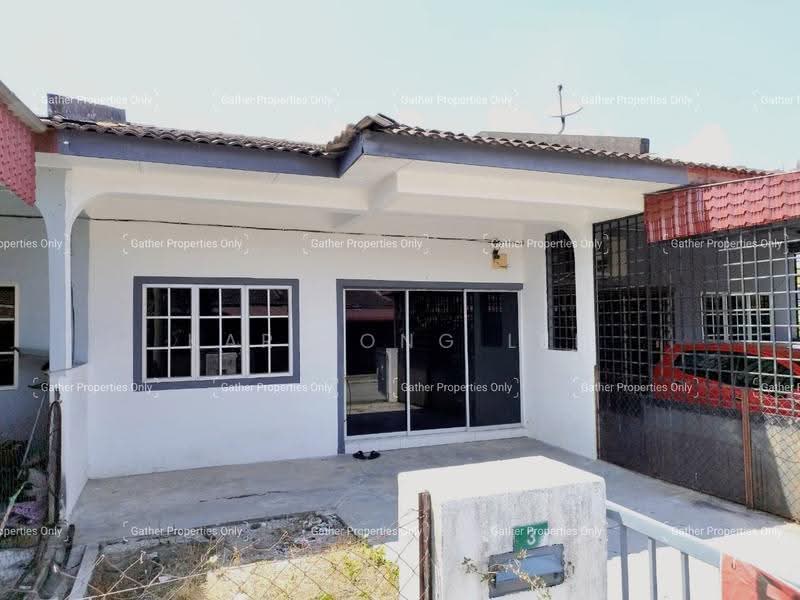 1-storey Terraced House for Sale in Taman Pengkalan Timah (Lahat) - Kar Long Lee - Exterior - PropertyGuru.com.my