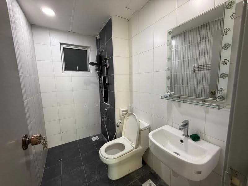 Apartment for Sale at D'Tasek Residences (Tasek Impian) - Jayden Ng - Bathroom - PropertyGuru.com.my