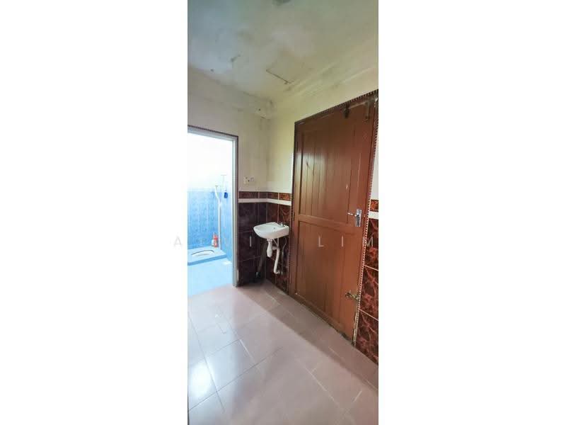 2-storey Terraced House for Sale in Bandar Bukit Tinggi (Klang) - Alvin Lim - Bathroom - PropertyGuru.com.my