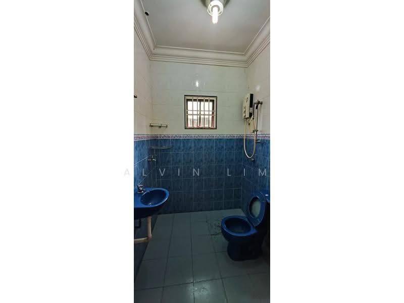 2-storey Terraced House for Sale in Bandar Bukit Tinggi (Klang) - Alvin Lim - Bathroom - PropertyGuru.com.my