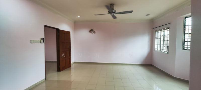 2-storey Terraced House for Sale in Bandar Bukit Tinggi (Klang) - Alvin Lim - Living Room - PropertyGuru.com.my