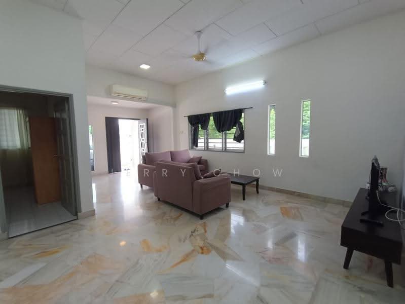 Rumah Berkembar untuk Dijual di New Pasir Puteh (Ipoh) - Jerry Chow - Living Room - PropertyGuru.com.my