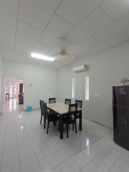 Rumah Berkembar untuk Dijual di New Pasir Puteh (Ipoh) - Jerry Chow - Dining Room - PropertyGuru.com.my
