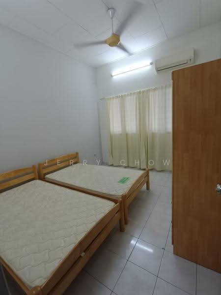 Rumah Berkembar untuk Dijual di New Pasir Puteh (Ipoh) - Jerry Chow - Bedroom - PropertyGuru.com.my
